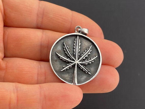 ヴィンテージ シルバー ペンダント 925 植物の葉 - Etsy 日本