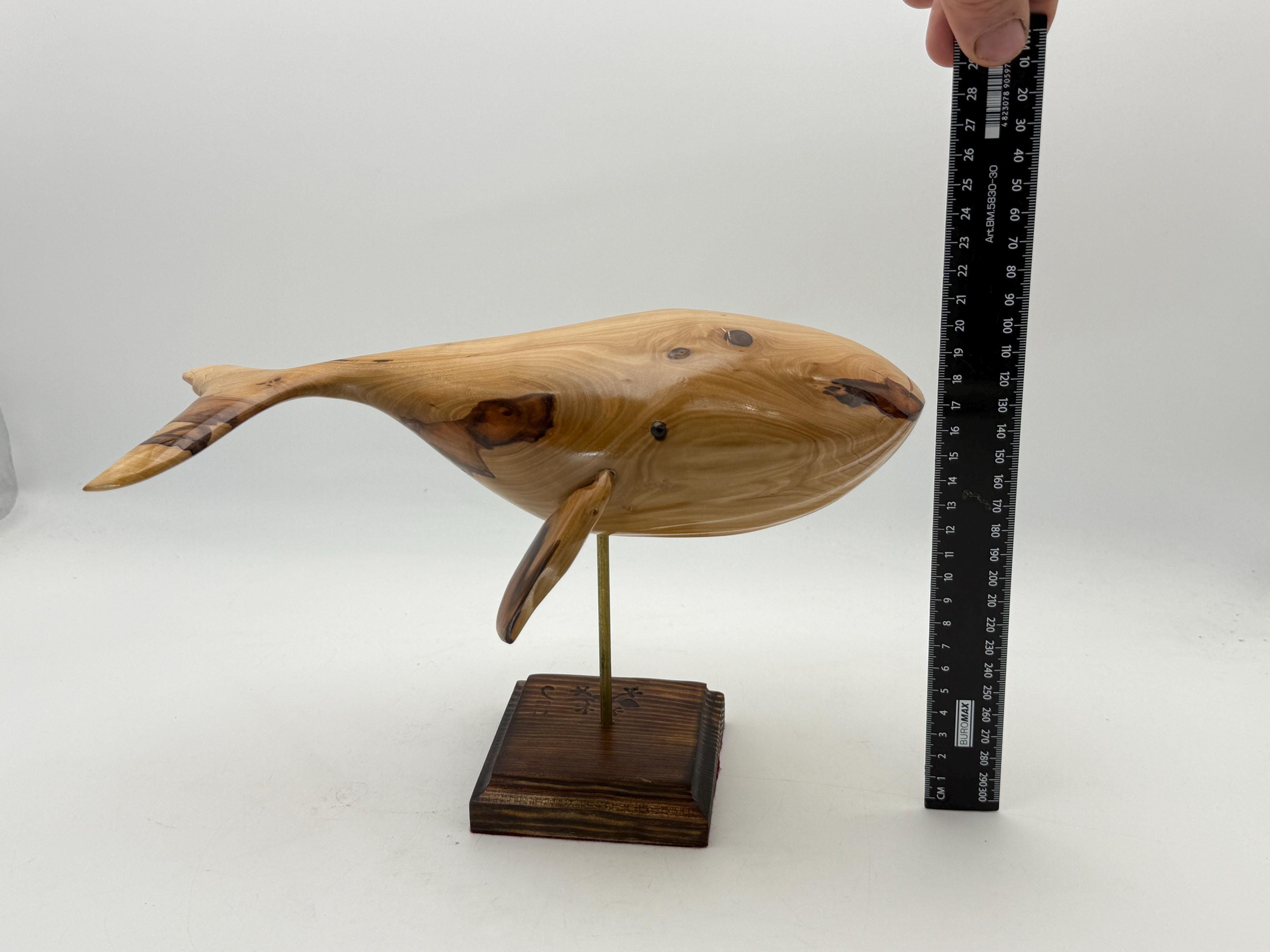 木製のクジラの置物、手作り - Etsy 日本