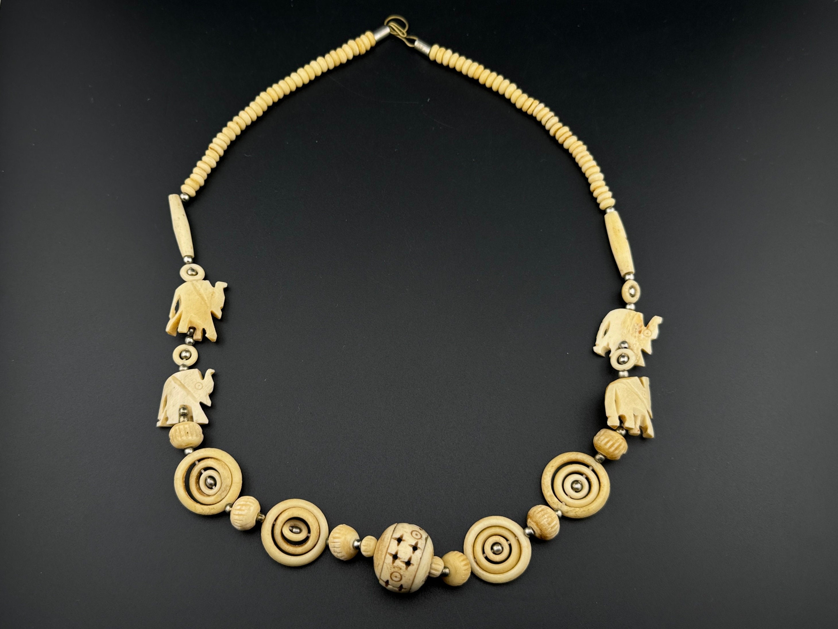 ヴィンテージネックレス。ラクダの骨 - Etsy 日本