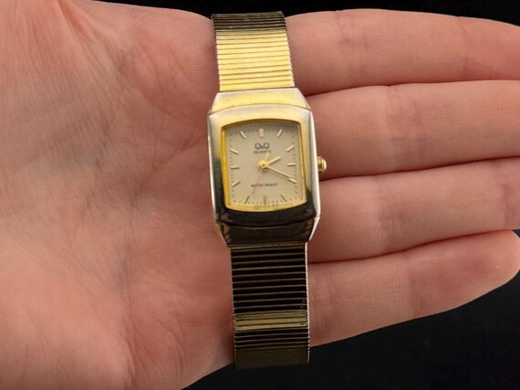 Vintage Gold Watch for Women Small Wrist Rectangular Quartz Water-Resistant Gold Rectangular Women main image 3