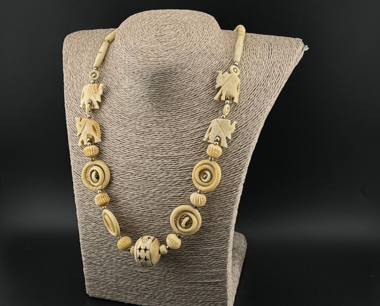 ヴィンテージネックレス。ラクダの骨 - Etsy 日本