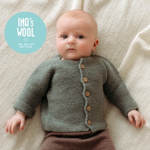 Handmade Green Baby Merino Sweater – Soft Hypoallergenic Pullover (1–3M) – Eco-Friendly Knitwear – Perfect Gift for Newborn or Baby Shower