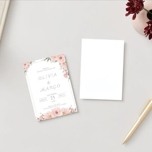 Invito di matrimonio floreale verde e rosa