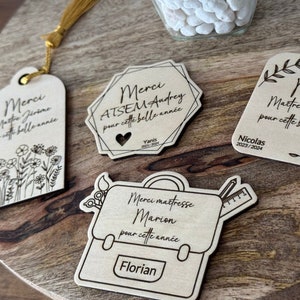 Magnet Carte de remerciement en bois à personnaliser - Merci Maîtresse, Merci Maître, ATSEM, AESH - Cadeau de fin d'année scolaire