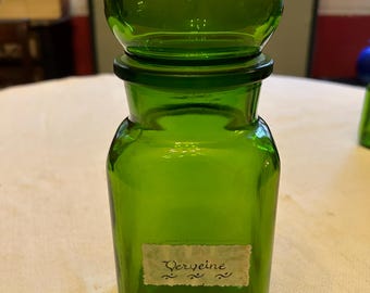 Tarro de almacenamiento grande de color verde botella francés con etiqueta escrita a mano