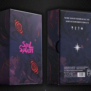 Puede incluir: Dos cajas de cartas de juego de color morado y negro con un patr&oacute;n de remolino. Una caja tiene el texto "Soul Splash". La otra caja tiene el texto "Send your feedbacks to: service@wohistudio.cn" y tres s&iacute;mbolos.