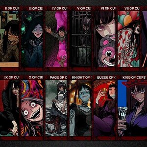 Puede incluir: Un conjunto de 14 cartas de tarot con ilustraciones de mujeres con cabello oscuro y diversas expresiones. Las cartas est&aacute;n dispuestas en dos filas, con el nombre de cada carta visible en la parte superior de la misma. Las cartas est&aacute;n sobre un fondo negro.