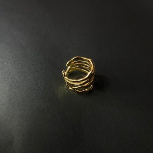 Bague or femme ajustable irrégulière Anneau réglable métal liquide fondu Bijoux moderne & minimaliste Golden ring image 7