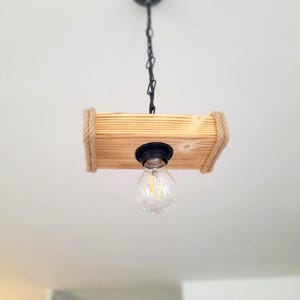 Lampada a sospensione rustica in legno e corda in stile industriale, country chic, 1 lampadina (E27)