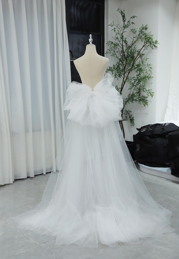 Dress Ideas Trending Engagement Dresses 2019 Detachable Overskirt For Wedding Dress Ivory Tulle With Bow On Dress Ideas Trending Engagement Dresses 2019 Detachable Overskirt For Wedding Dress Ivory Tulle With Bow On