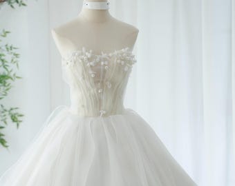 Strapless straight neck wedding dress custom bridal gowns chapel train 3D flowers pleats glimmering tulle ball gown A-line wedding gown