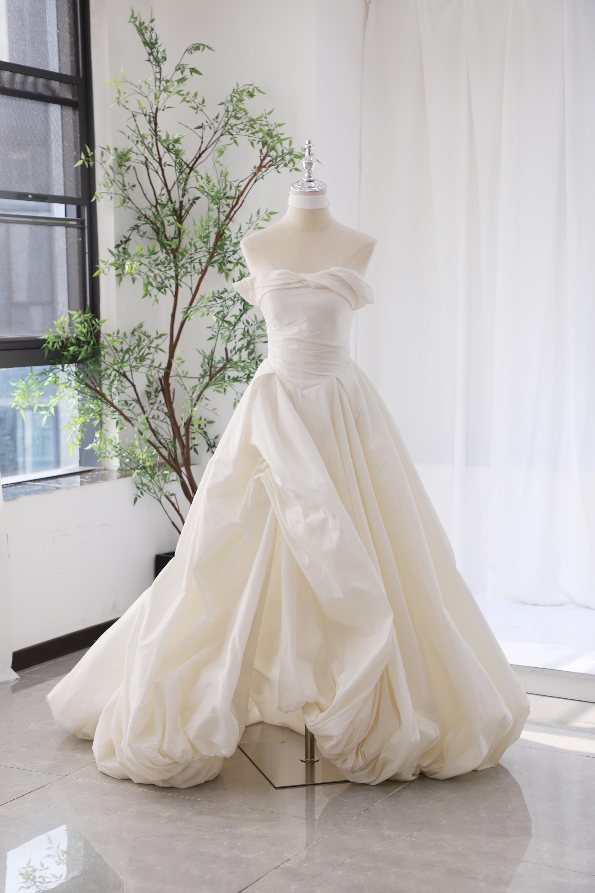 Modern wedding dress taffeta strapless drop waist pleats split skirt ivory bridal gown custom chapel train outdoor wedding occasion dresses
