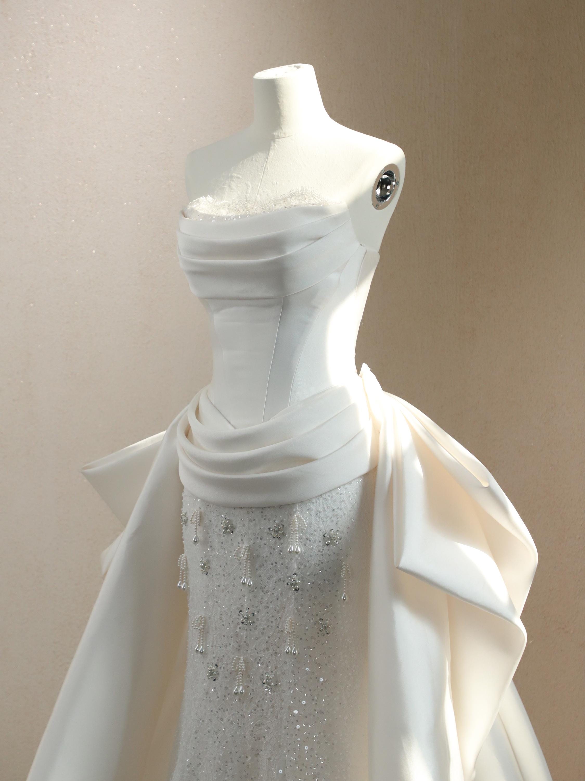 2 in 1 Bridal Gown, Mermaid Wedding Dress With Detachable Overskirt 2 in 1 Bridal Gown, Mermaid Wedding Dress With Detachable Overskirt