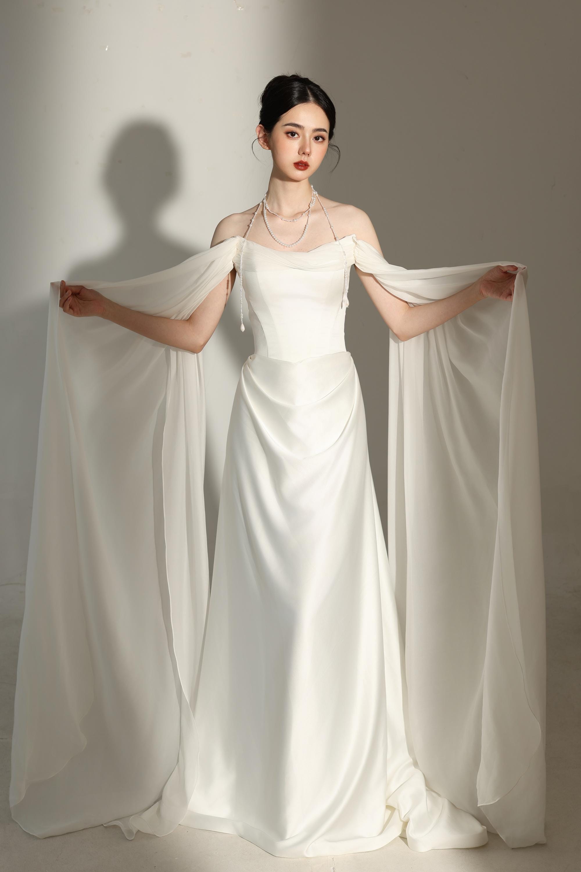 Cat eye neck fit wedding dress Acetate satin silk chiffon removable train chapel custom made pleats ivory soft wedding bridal gown A-line Cat eye neck fit wedding dress Acetate satin silk chiffon removable train chapel custom made pleats ivory soft wedding bridal gown A-line