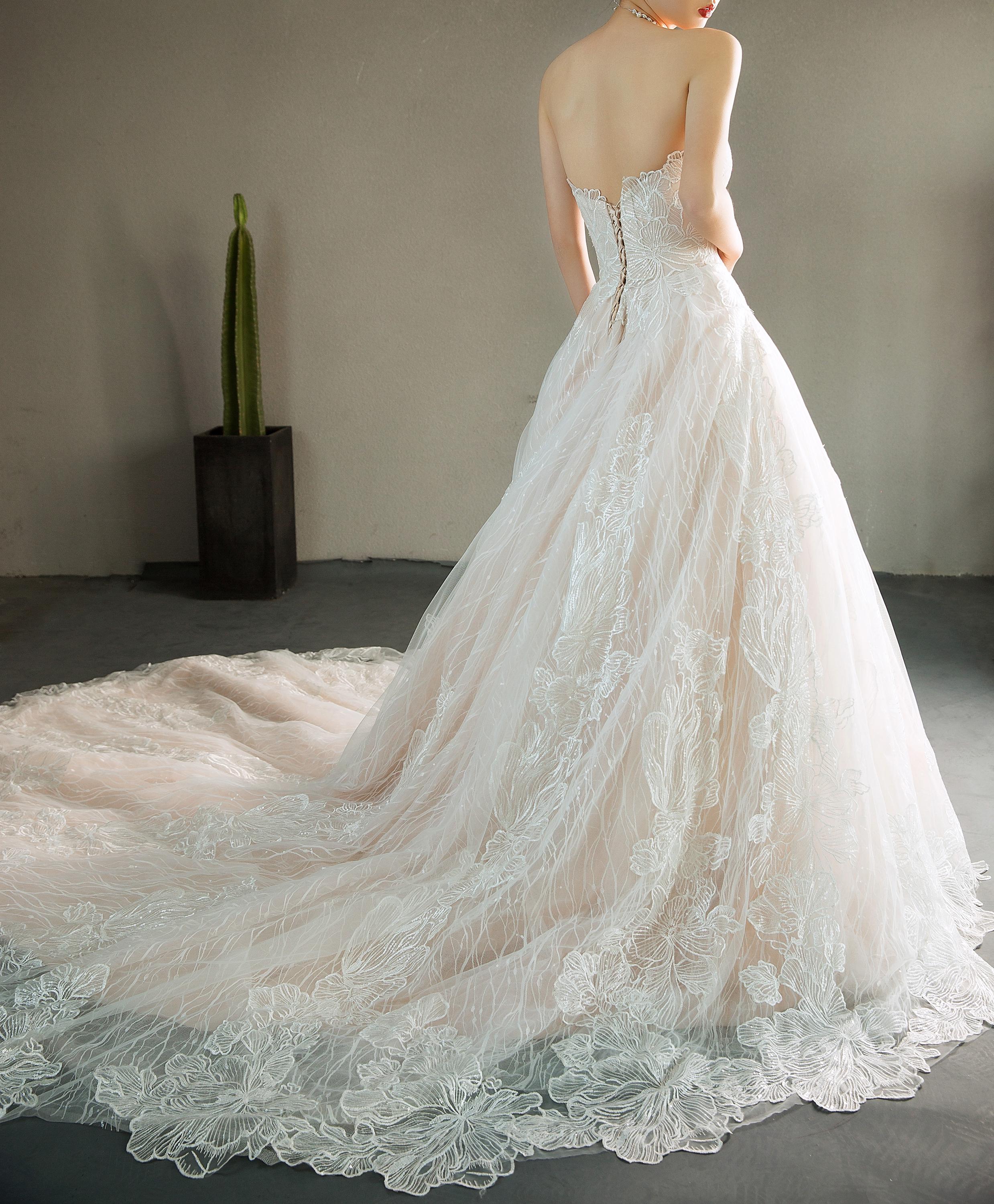 Custom Lace Wedding Dress Sweetheart Neck Pink Blush Bridal Gowns A-line  Full Cathedral Train Big Lace Appliques Vintage Vibe Bridal Gowns - Etsy, image size:2477x3000