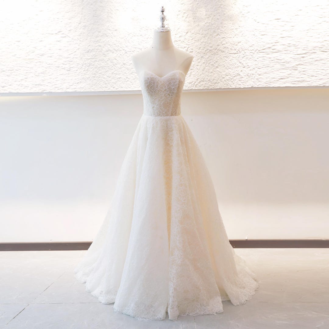 Lace Wedding Dress Strapless Sweetheart Light Champagne Lace Bridal ...