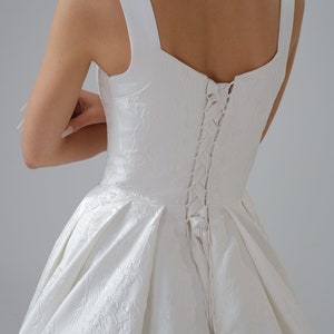 Vestido de novia de satén con relieve jacquard marfil, tirantes y bolsillos, vestido de novia personalizado, vestido moderno con cintura natural preordenada. imagen 8