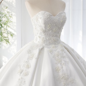 Strapless ball gown wedding dress cathedral train church wedding sweetheart Mikado lace beading pearls ball dress with pockets ivory custom