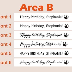 Op de afbeelding: Zes verschillende lettertypen van de tekst "Happy birthday, Stephanie!" met een kroonpictogram ernaast. De tekst is zwart en de kroon is zwart met een gouden rand.