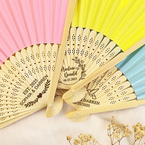 Personalized Wedding Paper Fan in Bulk Wedding Party Favors Gift for Guests Engraved Fans Baby Shower Fan Music Concert Fan Quinceañera Fan