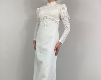 Stunning 70's Vintage Wedding Dress Modest Tulle Puff Sleeves Lace