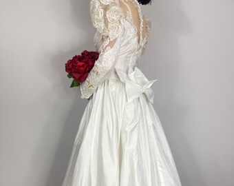 Stunning Princess Victorian Wedding Dress 80's Vintage Beads