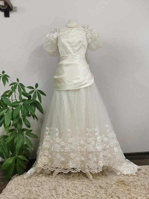 1950s vintage long lace train bridal wedding gown… - image 2