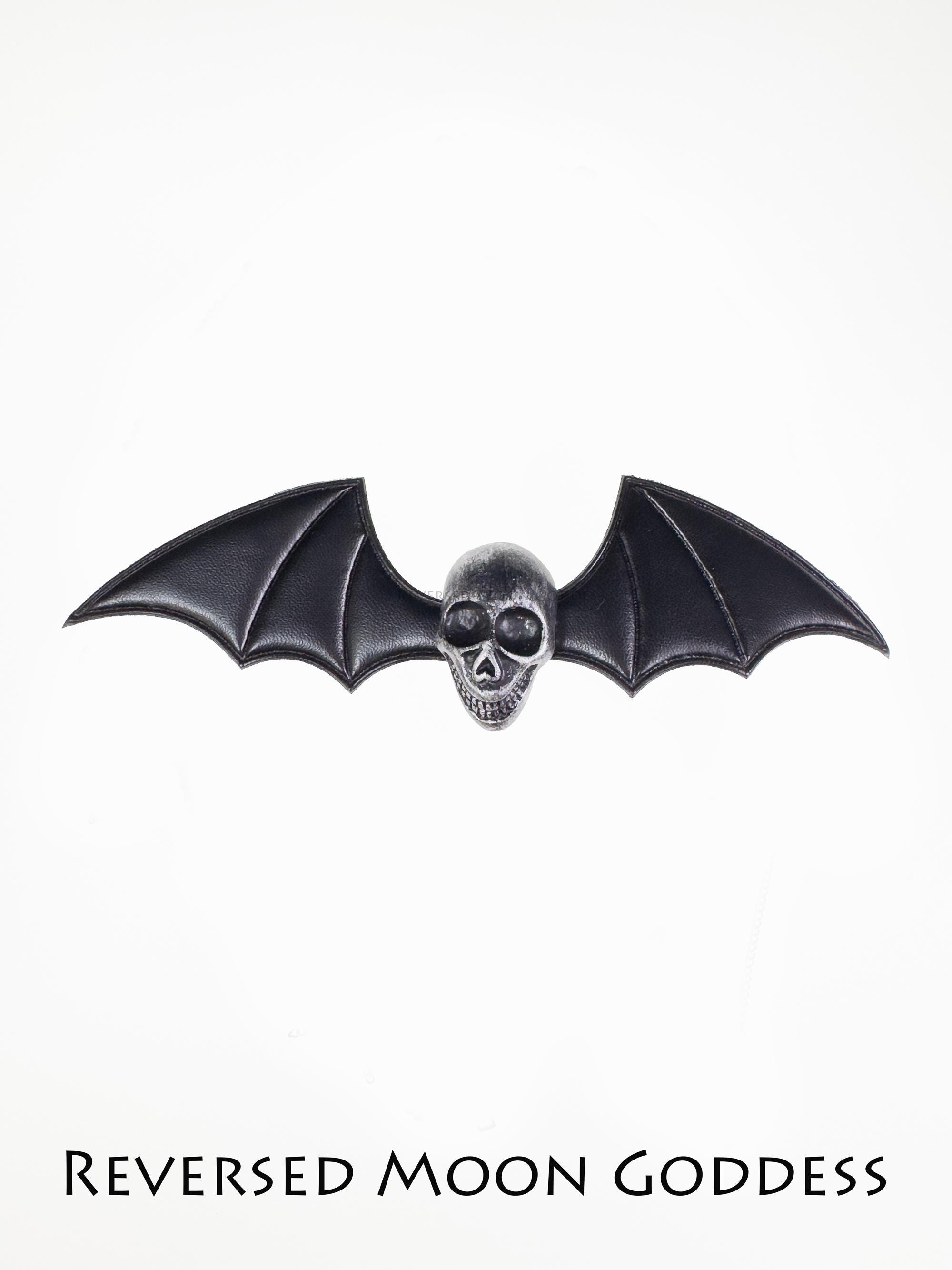 Dark Gothic Resin Hair Clips with Horns Skull Bat for Halloween Cosplay Gothic Bat Hair Clips – Extra Kitsch main image 3