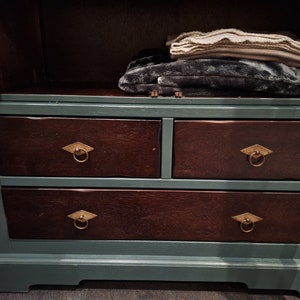 Antique showcase, living room cupboard image 5