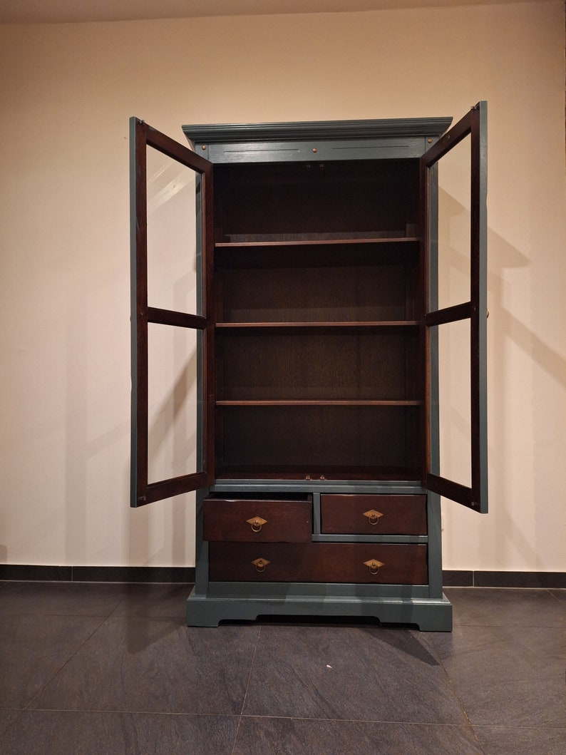 Antique showcase, living room cupboard image 4