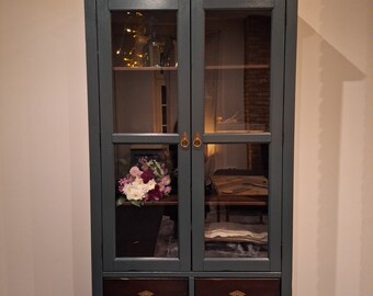 Antike Vitrine, Wohnzimmerschrank