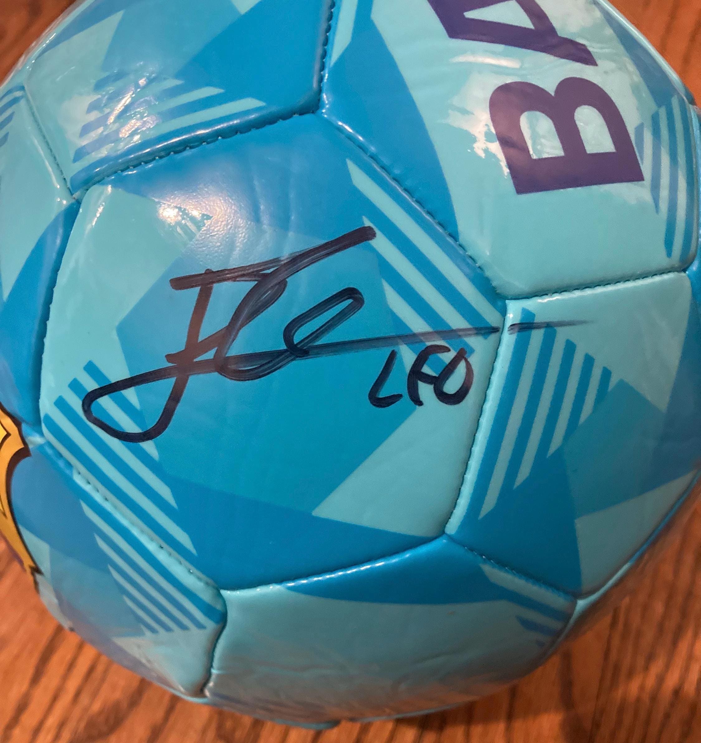 リオネル・メッシ直筆サイン入りバルセロナFCサッカーボール COA
