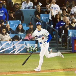Shohei Ohtani Signed Los Angeles Dodgers 8x10 Photo COA & Hologram