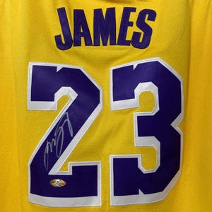 Camiseta NBA n.° 23 firmada por LeBron James de Los Angeles Lakers con certificado de autenticidad y holograma