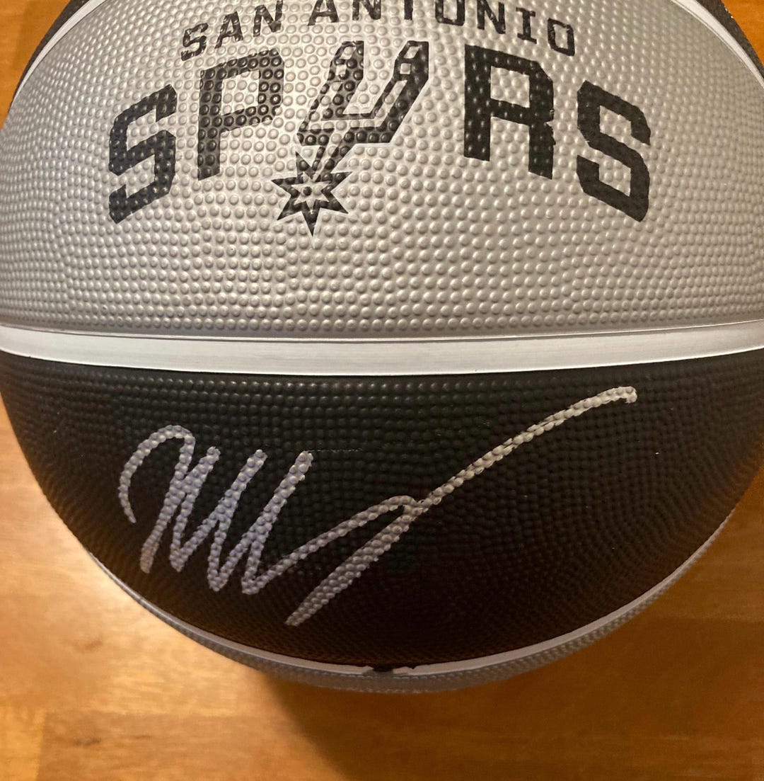 Ballon De Basket Wilson Signé Par Victor Wembanyama (San Antonio Spurs) - Authentifié Fanatics - Avec Dédicace
