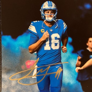 Jared Goff Detroit Lions Signed 8x10 Photo COA Hologram