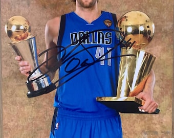 Foto firmada de la NBA de 8x10 de Dirk Norwitzki, Dallas Mavericks, COA y holograma