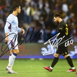 Foto de fútbol firmada por Lionel Messi y Cristiano Ronaldo (8x10) COA y holograma