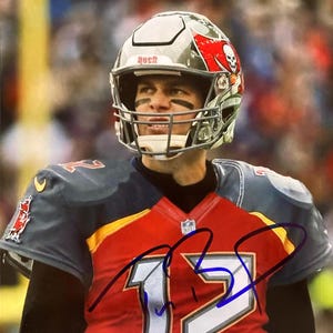 Tom Brady Signed Tampa Bay Buccaneers 8x10 Photo COA