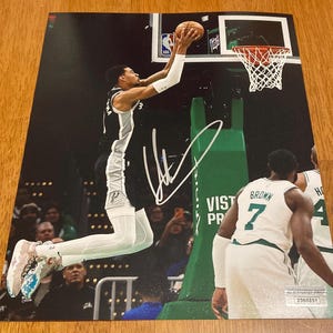Victor Wembanyama San Antonio Spurs Signed 8x10 Photo COA & Hologram