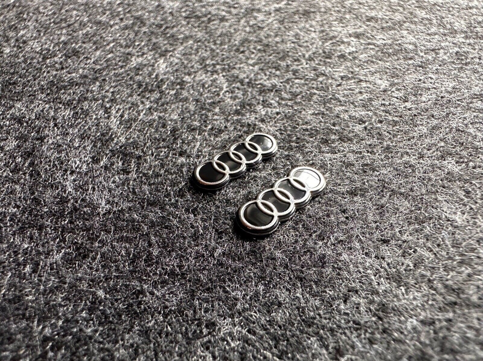Mode S Linie Metall Auto Schlüsselanhänger Schlüsselanhänger Ringe Anhänger  Passend Für Audi Sline Logo Schlüsselanhänger A3 A4 A6 A7 A8 TT RS Q5 Q7 Auto  Styling Von 1,47 €