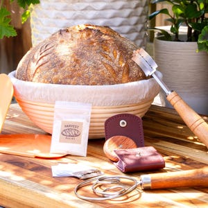 Ultimatives Sauerteig-Kit - Starter, Banneton, Lames, Schneebesen & Schaber | Handwerker Brot Set