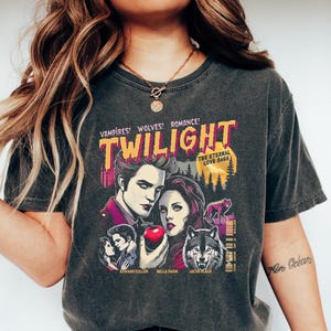 Retro Vintage Twilight Shirt, Twilight Fans Homage T-shirt, Gift For Book Lover Twilight Saga Comic Retro, Vampires Wolves Romance shirt