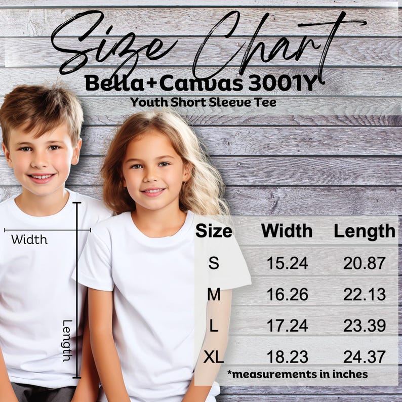 Peut inclure: Deux enfants portant des t-shirts blancs se tiennent devant un tableau des tailles pour un t-shirt &agrave; manches courtes pour jeunes. Le tableau indique les tailles S, M, L et XL, avec des mesures de largeur et de longueur en pouces. Le t-shirt est Bella+Canvas 3001Y.