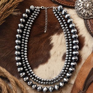 Navajo parelketting, driestrengs zilveren kralenketting, gelaagde western cowgirl ketting, statement sieraden in zuidwestelijke stijl