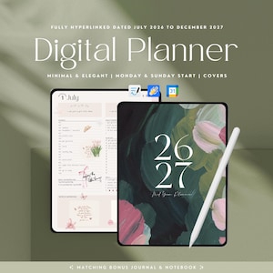 Op de afbeelding: Een digitale planner weergegeven op twee schermen, met een dagelijkse planningspagina voor juli en een voorpagina met de tekst 26 27. De planner bevat een witte stylus, hyperlinks met data van juli 2026 tot december 2027 en een bijpassend dagboek.