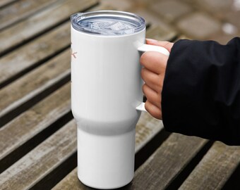 Travel mug with a handle