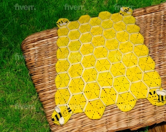 Honeycomb Crochet Blanket Pattern | Bee Crochet Pattern | Baby Gift | Honeycomb Blanket | Baby Shower Gift | Instant PDF Download | Bee Gift