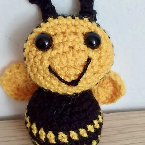 Baby Bee Crochet Keychain Pattern | No Sew Amigurumi | Easy Amigurumi Bee Crochet Pattern | Crochet Car Hanger | No Sew Amigurumi | PDF
