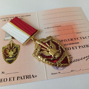 Medalla ucraniana de servicio a Dios y al Estado con diploma. Fabricada con orgullo en Ucrania. Gloria a Ucrania